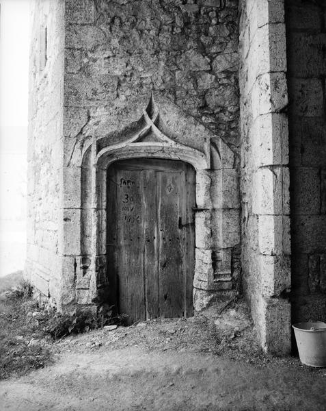 Porte d'accès à la tourelle d'escalier.