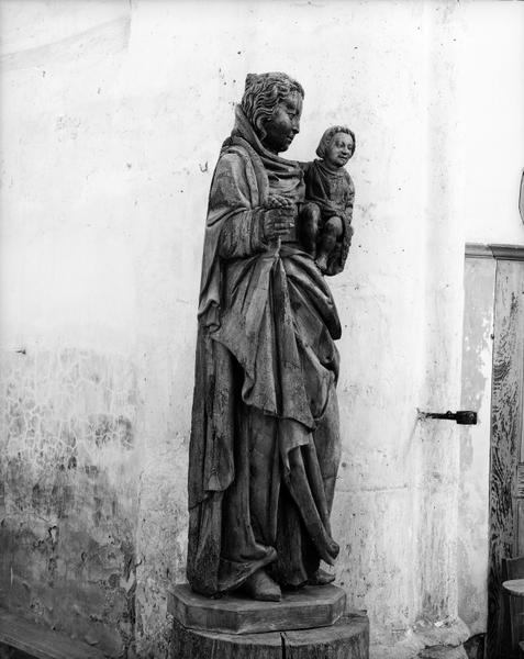 Statue (petite nature) : Vierge à l'Enfant