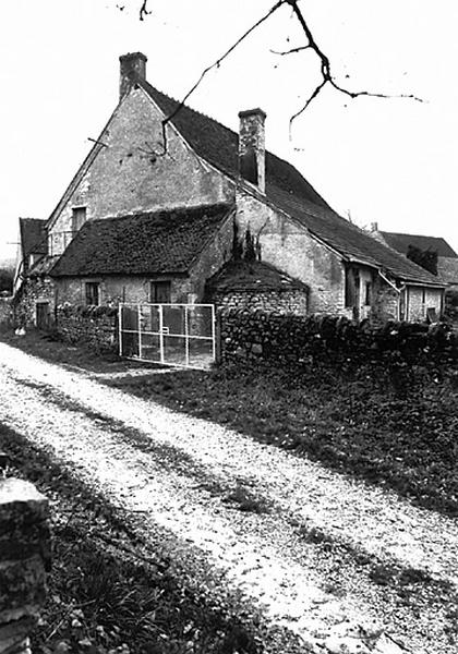 Grange transformée en maison (6. 418) : vue de volume.