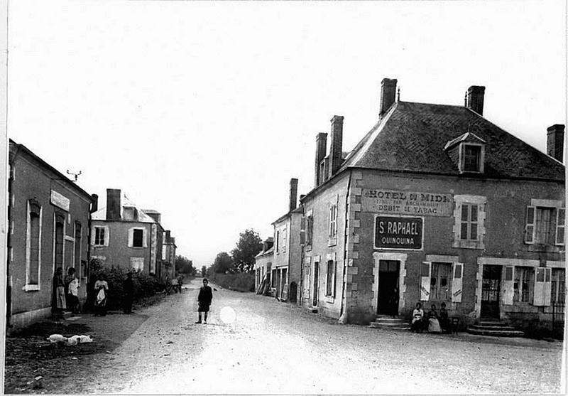 Bourg, route de Morlac.