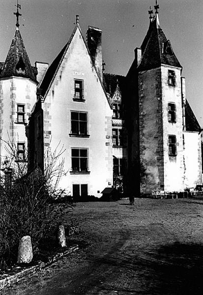 Château de la Mothe : façade sud.