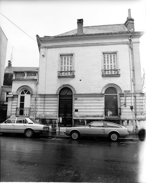 Façade sur rue, démolie en 1990 : état en 1983.