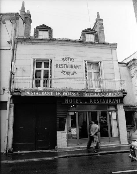 Façade sur rue.