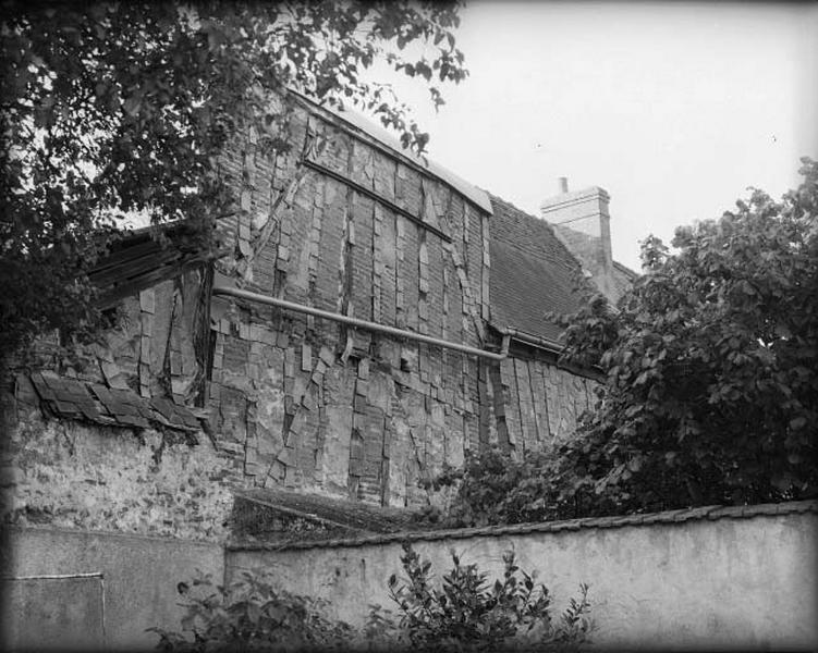 Elévation nord prise du 5, rue Barbès.