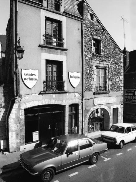 Façade sur rue Fontaine des Elus.