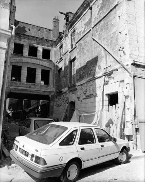 Façade sur cour, rez-de-chaussée, détail d'appareillage.