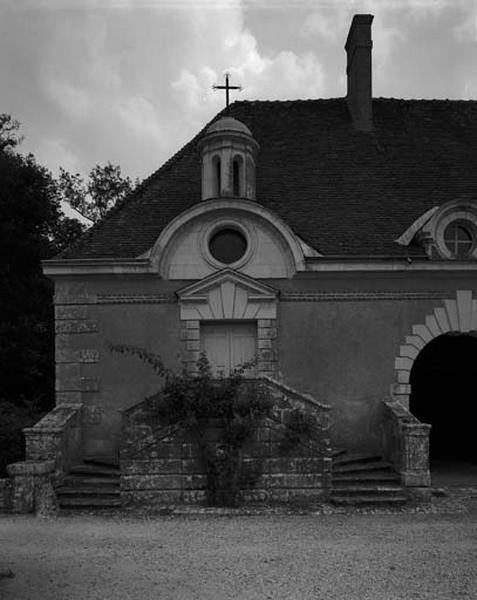 Bâtiment Est des communs, détail chapelle : élévation ouest.