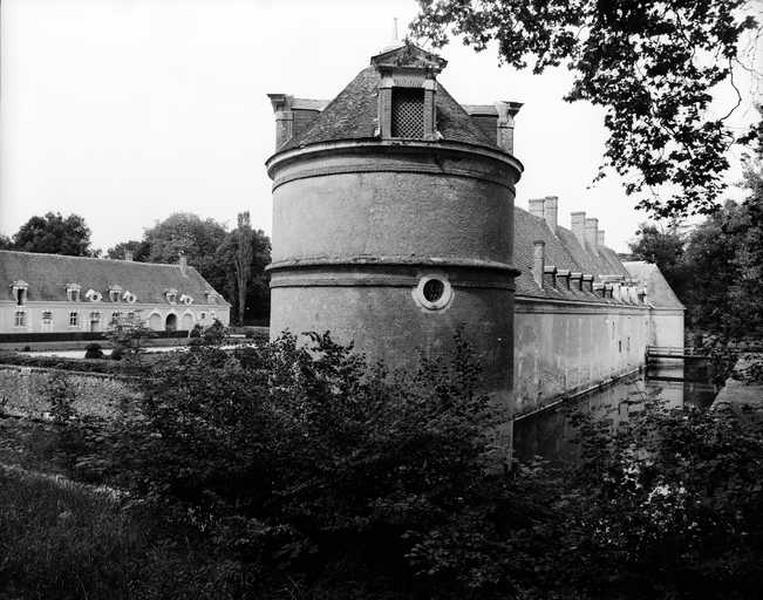 Bâtiment Est des communs, vue de volume prise du sud-Est.