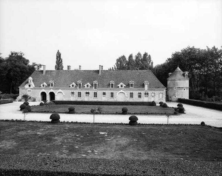 Bâtiment Est des communs, élévation antérieure ouest.