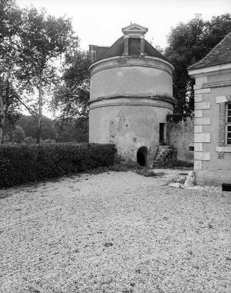 Vue de volume du pigeonnier, prise de l'Est.