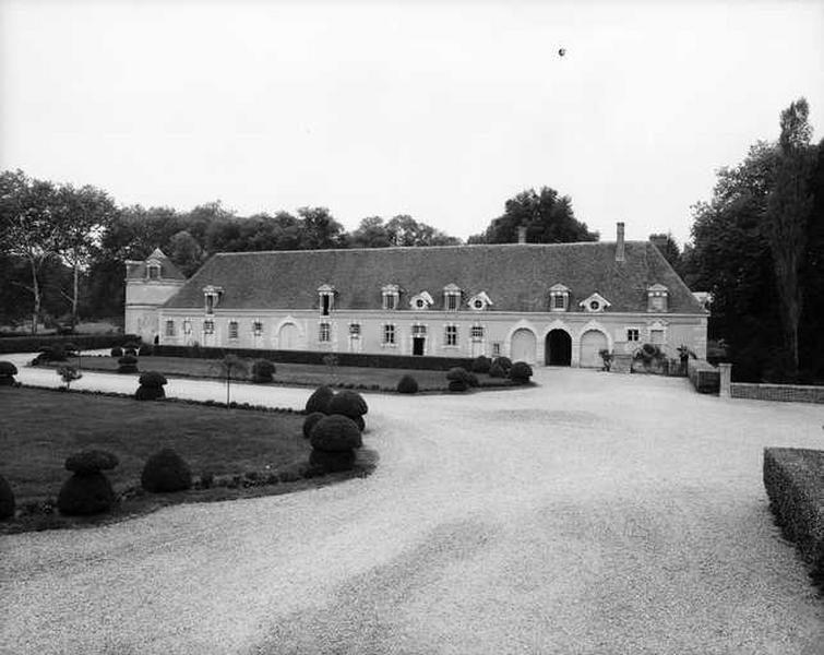 Bâtiment ouest des communs, élévation antérieure Est.