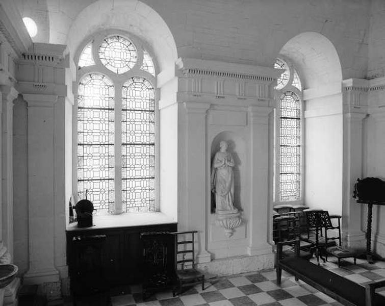 Bâtiment Est des communs, détail chapelle : vue intérieure, mur nord.