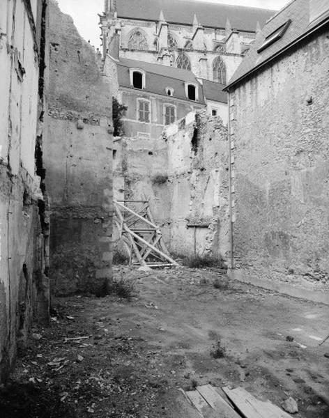 Vue d'ensemble de l'emplacement de la maison (partie sud et est) détruite en 1983.