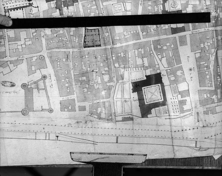 Plan n°355 : quartier des Jacobins et du château.