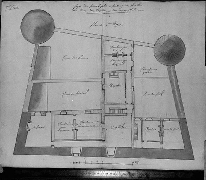 Projet de prisons à construire dans l'ancien château, (n.d., vers 1770), plan du premier étage. Ce projet se situe avant la construction du pavillon de Mars.