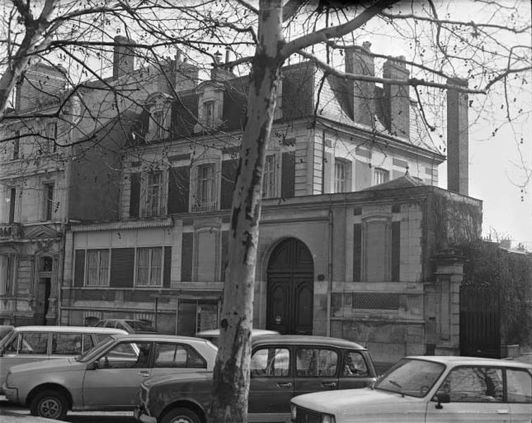 Façade sur rue.