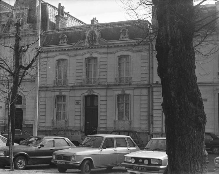 Façade sur rue.