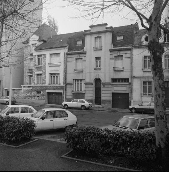 Façade sur rue.