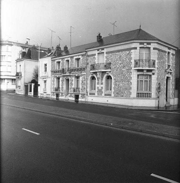 Façade sur rue.