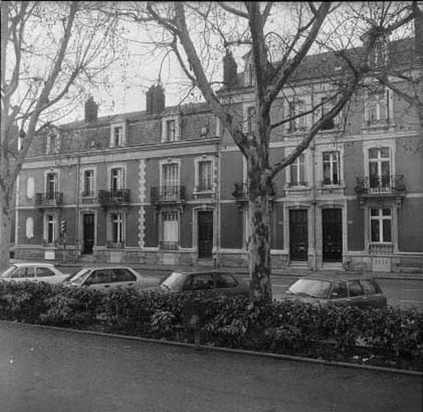 Façades sur rue.