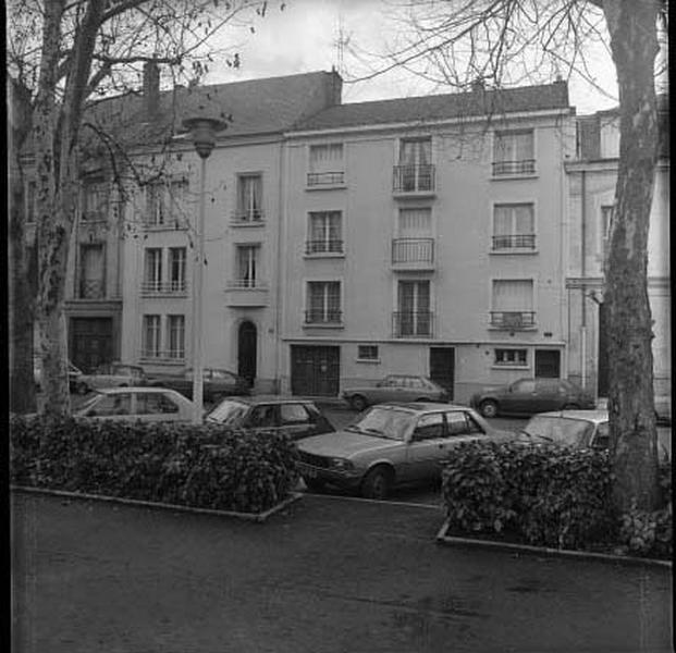 Façades sur rue.