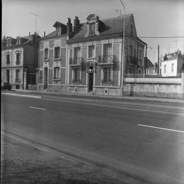 Façade sur rue.