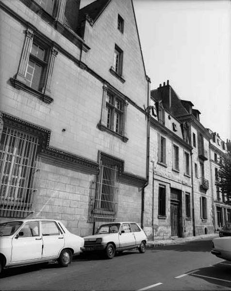 Vue partielle : logis du XVIII-XIXe siècle.