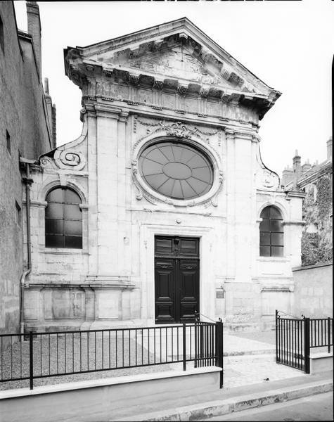 Eglise : façade ouest.