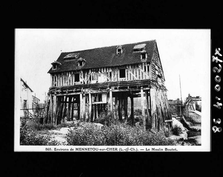 Vue d'ensemble prise de l'ouest ; usine électrique construite en 1922 ; déversoir.