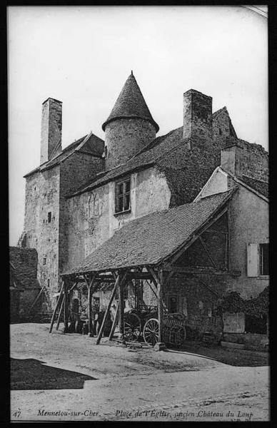 Vue prise du nord-Est et ancienne halle.