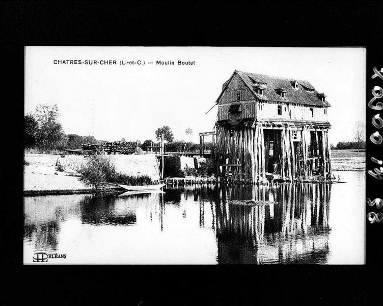 Vue de volume prise du nord-ouest ; deux roues visibles ; passerelle.