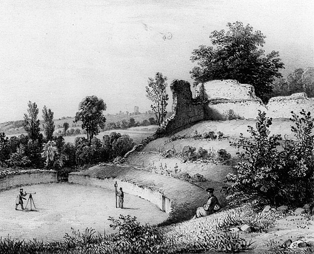 Vue de l'amphithéâtre prise du nord et montrant la tour de Châtillon sur Loing, lithographie sur papier par Charles Pensée. Dim 20, 7 * 24, 6. Publiée in : Jollois J.-B. Mémoires sur les antiquités du département du Loiret. Orléans, 1836, pl 4.