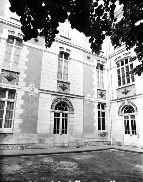 Façade sur cour.