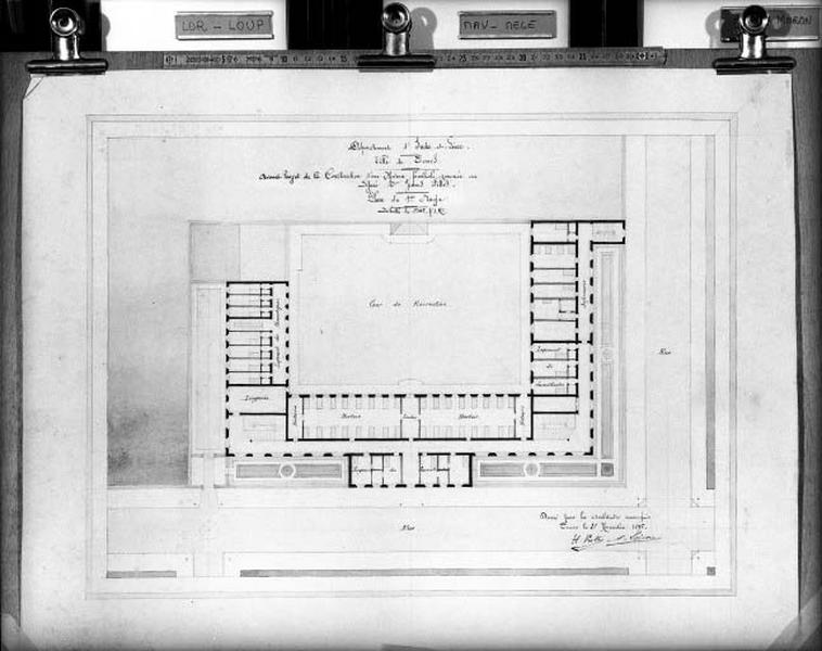 Projet de construction d'une maison familiale annexée au lycée des jeunes-filles par H. Prath et S. Loison : plan du premier étage.