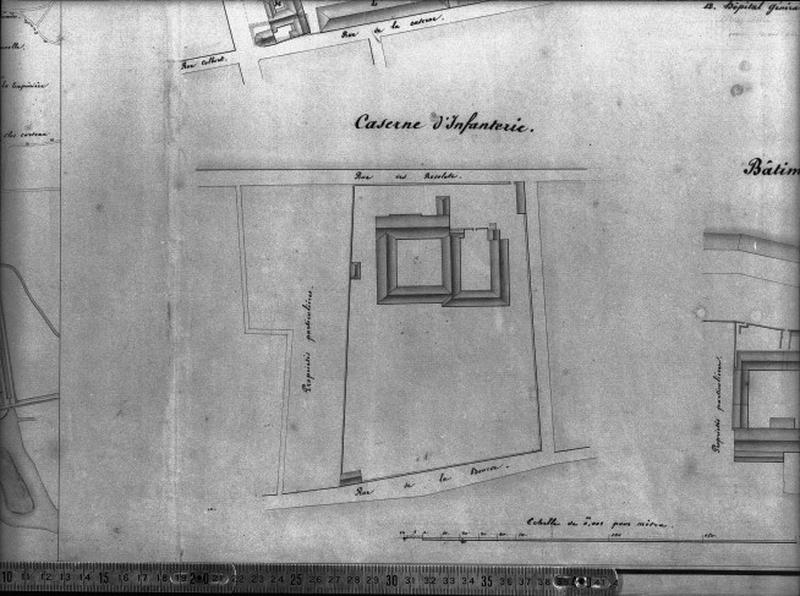 Atlas des bâtiments militaires : détail de la caserne des Récollets : plan des combles.