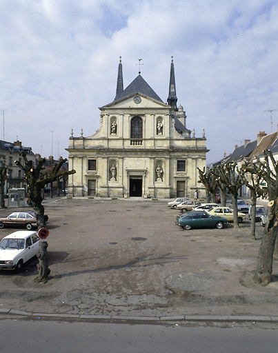 Eglise paroissiale Notre-Dame dit Cloître des Lazaristes ou des Prêtres de la Mission