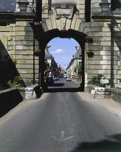 Porte de Chatellerault, détail : perspective porte de Chinon.