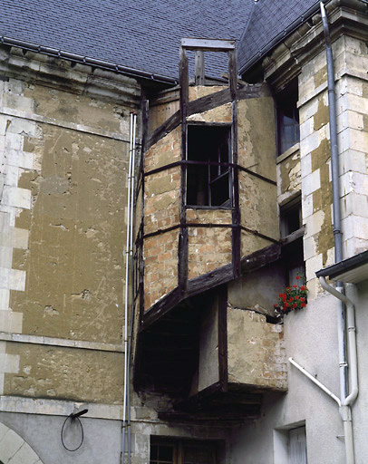 Façade sur la cour, échauguette : détail.