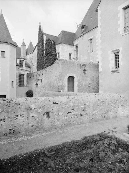 Vue d'ensemble côté sud, bâtiment sud et pavillon de l'oratoire.