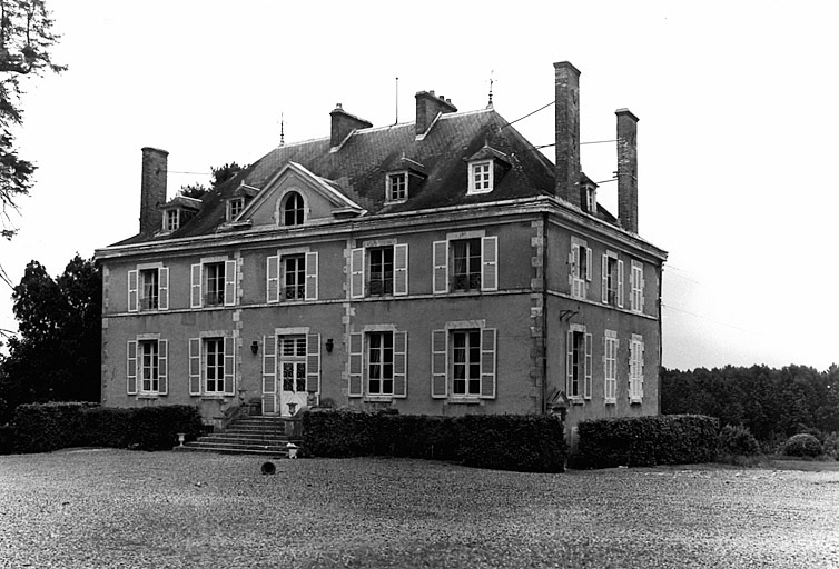 Vue générale du château, du sud.