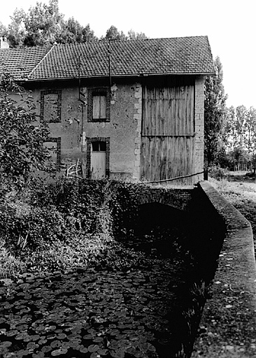 Vue générale du moulin, du sud-ouest.