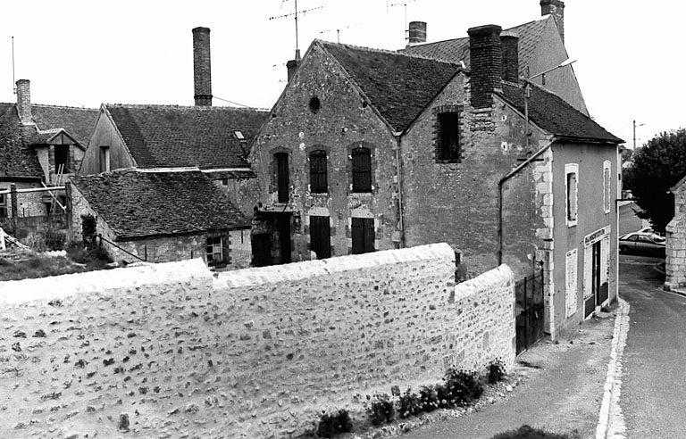 Village de Montbouy : vue d'ensemble, du sud-est.