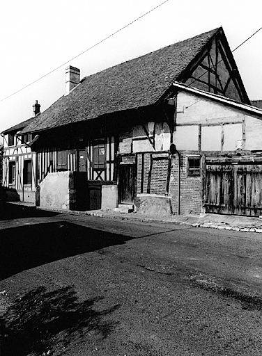 Vue générale de la maison, du sud-est.