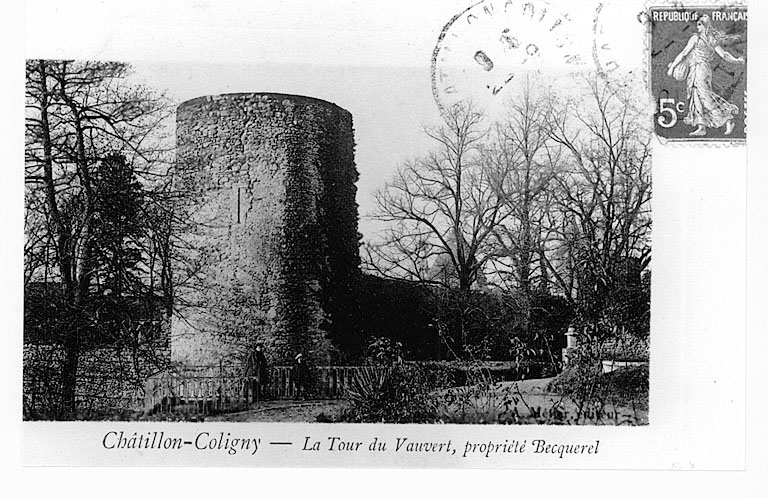 Vue générale de la tour dite de Becquerel, vers 1900, du nord (carte postale ancienne) (la légende de la carte est fausse).