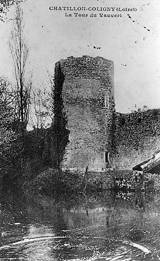 Vue générale de la tour dite de Vauvert, vers 1900, du nord (carte postale ancienne).