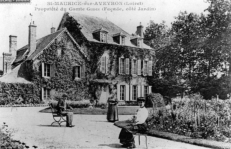 Vue générale de la maison côté jardin, du nord-ouest, vers 1900 (carte postale ancienne).