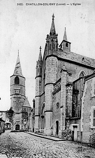 Vue générale de la façade occidentale de l'église et du clocher, vers 1900, du sud-ouest (carte postale ancienne).