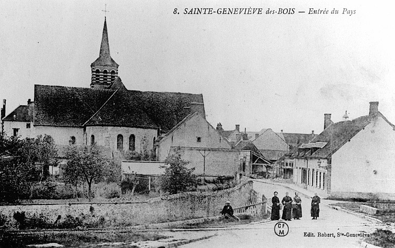 Vue générale du chevet vers 1900, de l'est (carte postale ancienne).