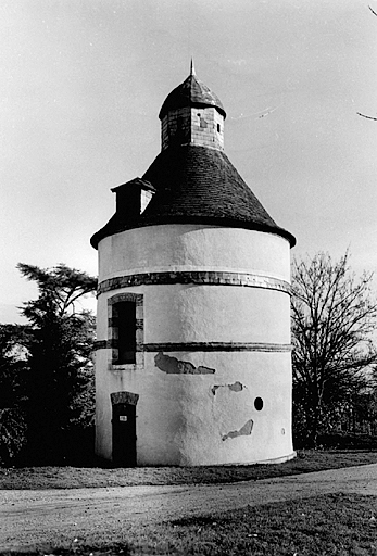 La Grande Métairie. Pigeonnier.