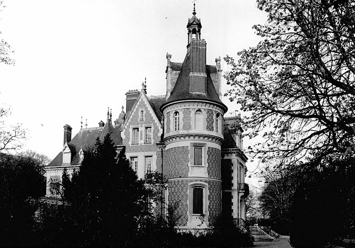 Château : vue prise du sud-est.